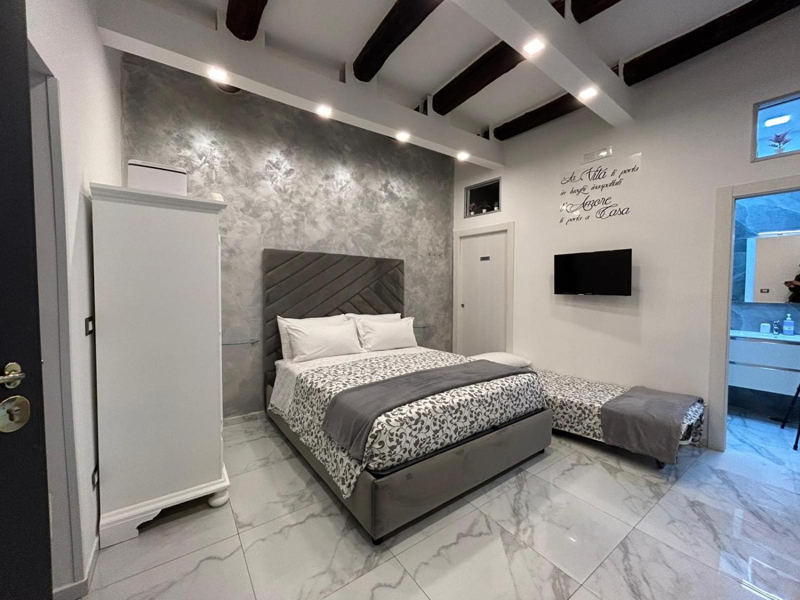 Casa Tolentino Al Centro Di Napoli Villa Eksteriør bilde